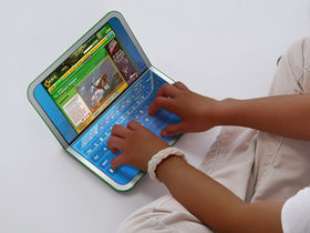 Low-cost laptop to feature two touch screens